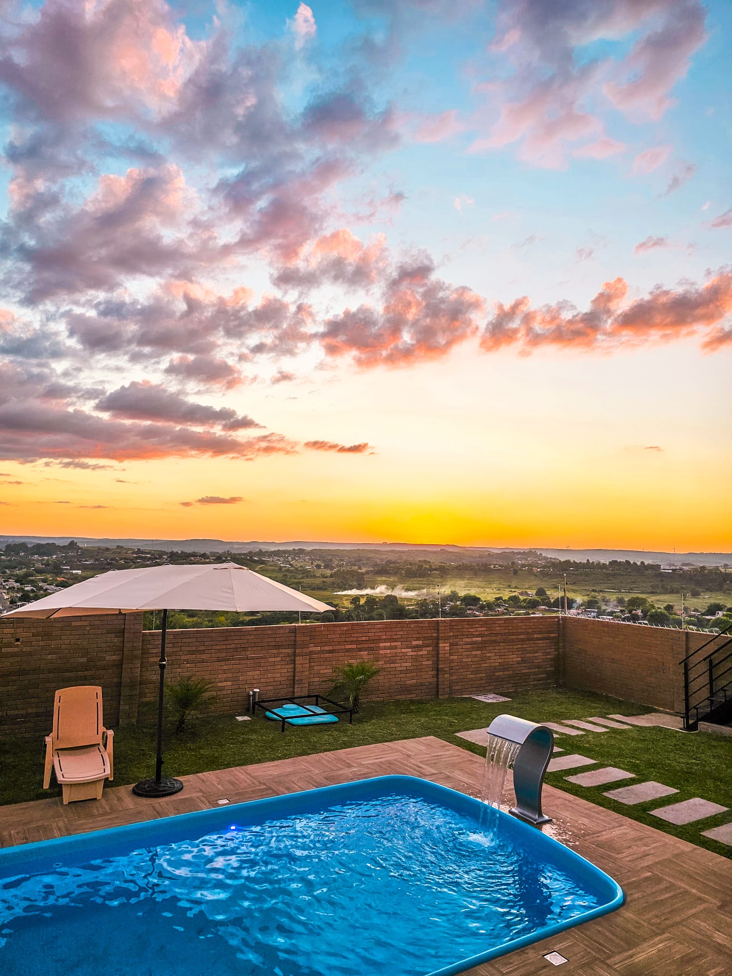 Piscina con vista al horizonte